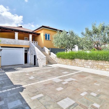 Lana House With Apartment Petrovija Экстерьер фото