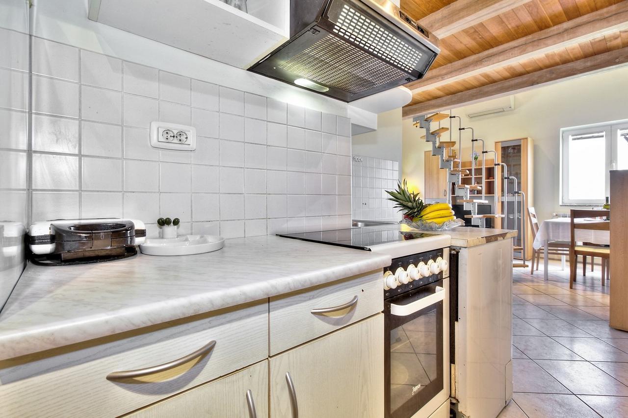 Lana House With Apartment Petrovija Экстерьер фото