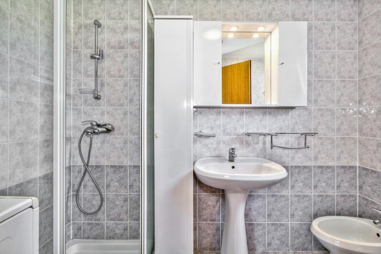 Lana House With Apartment Petrovija Экстерьер фото