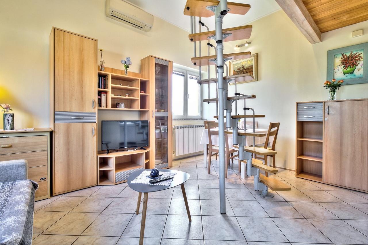 Lana House With Apartment Petrovija Экстерьер фото