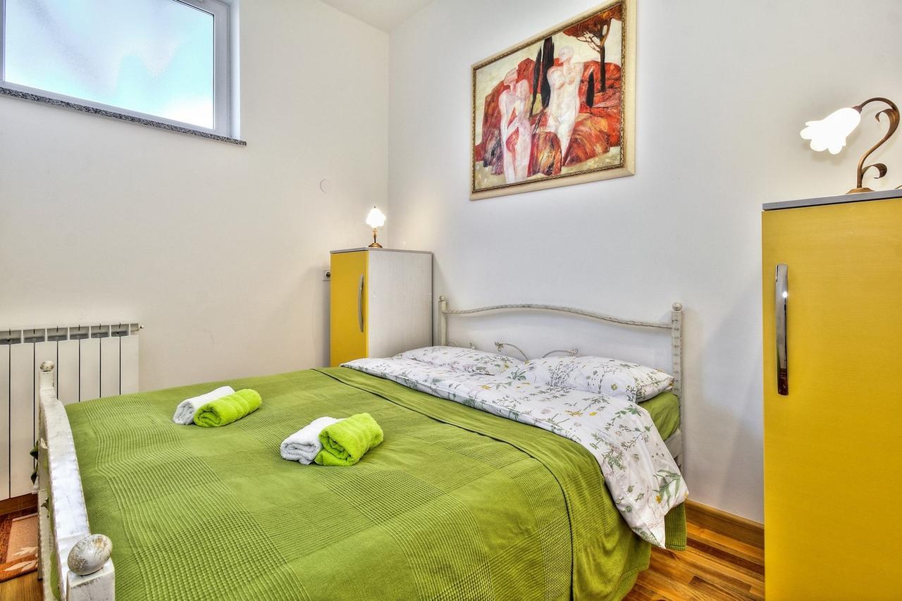 Lana House With Apartment Petrovija Экстерьер фото